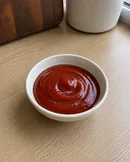 Ketchup supplémentaire pour servir