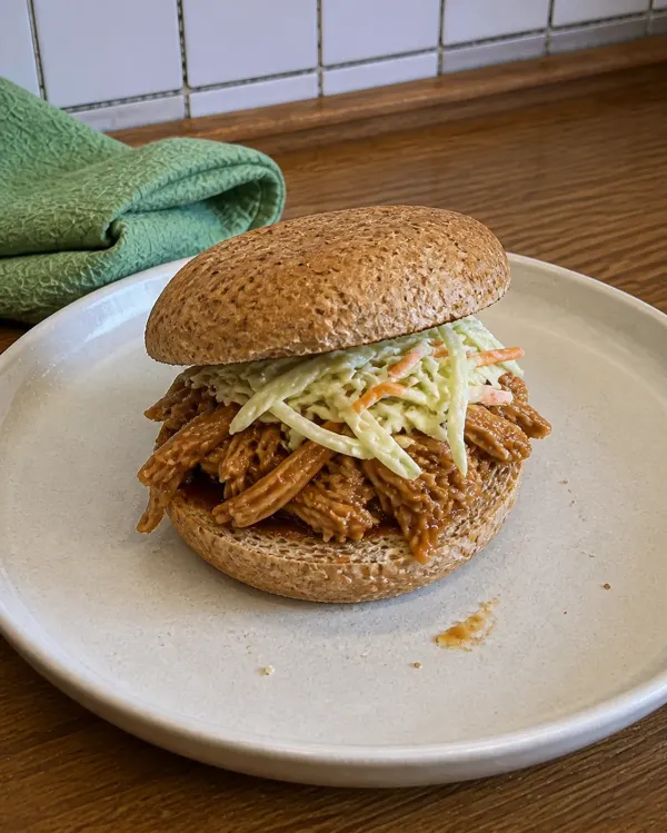 🥪 Lightened-Up Pulled Pork Sandwich
